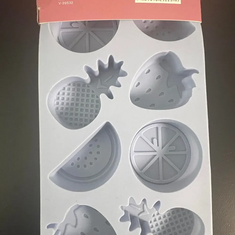 Cwc silicone ice mold with